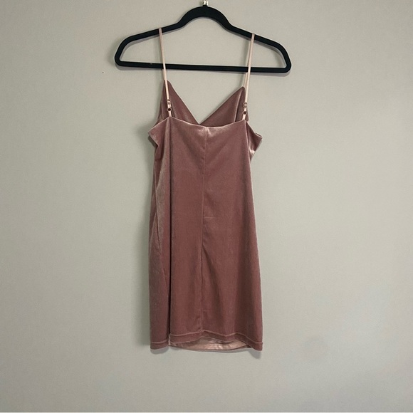 Le Chateau Dusty Pink Velvet Mini Dress Size: Small - Picture 3 of 3